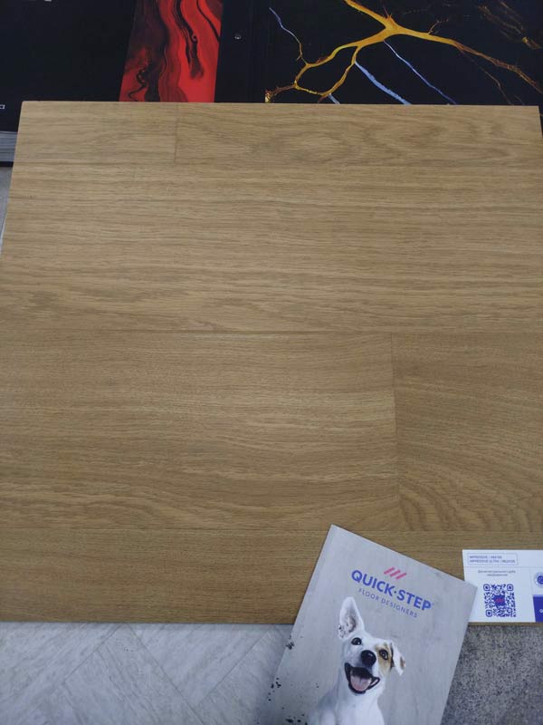 Ламинат Quick-Step Impressive Доска Натурального Дуба Лакированная IM 3106 крупным планом