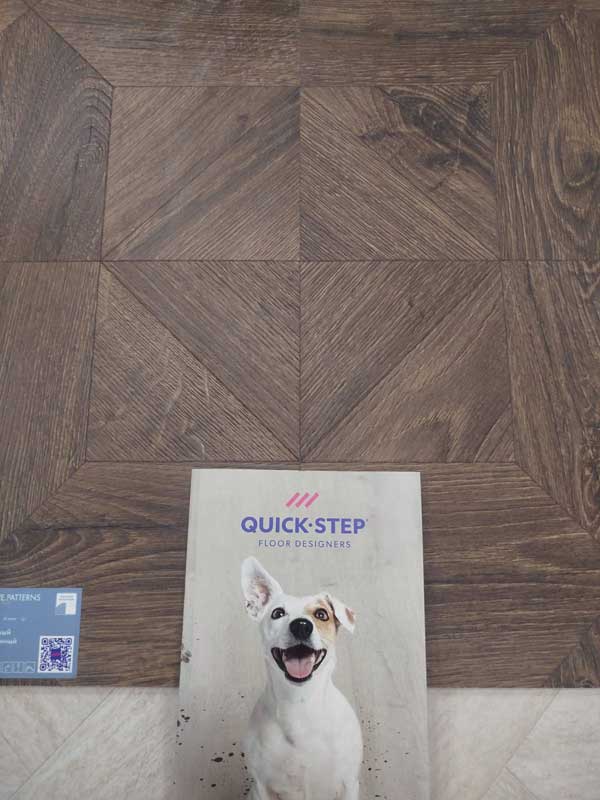 Ламинат Quick-Step Impressive Patterns Ultra Дуб Кофейный Брашированный IPU 4145 крупным планом