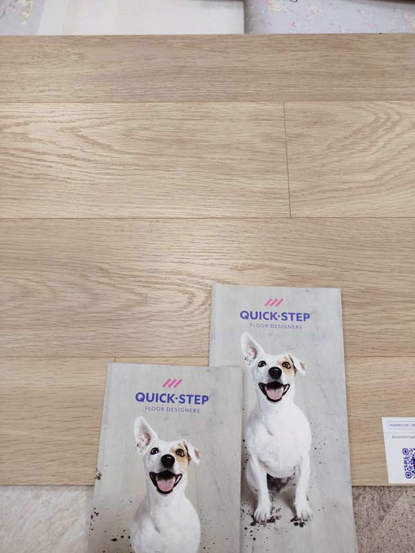 Ламинат Quick-Step Perspective Доска Белого Дуба Лакированная PER 0915 крупным планом