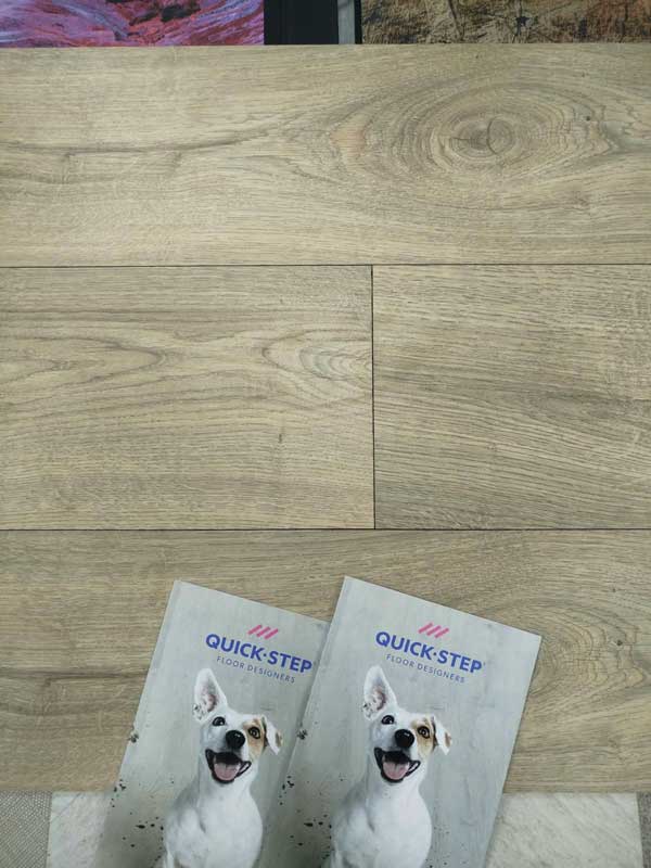 Ламинат Quick-Step Eligna Wide Дуб Хмелевой UWH 8636 крупным планом