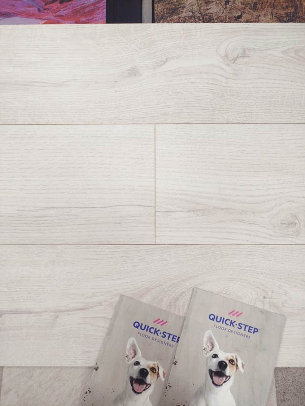 Ламинат Quick-Step Eligna Wide Дуб Вересковый UWH 8633 крупным планом