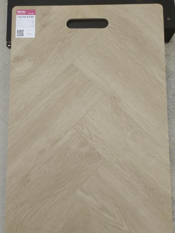 Кварц-винил Alta Step Mirada Дуб Румынский SPC 4406 крупным планом