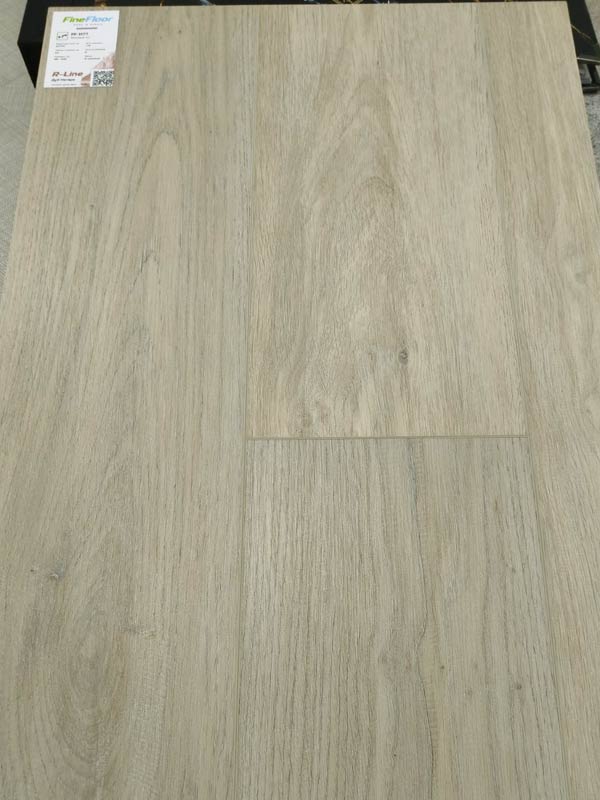 Кварц-винил FineFloor R-Line Дуб Натара FF 1177 крупным планом