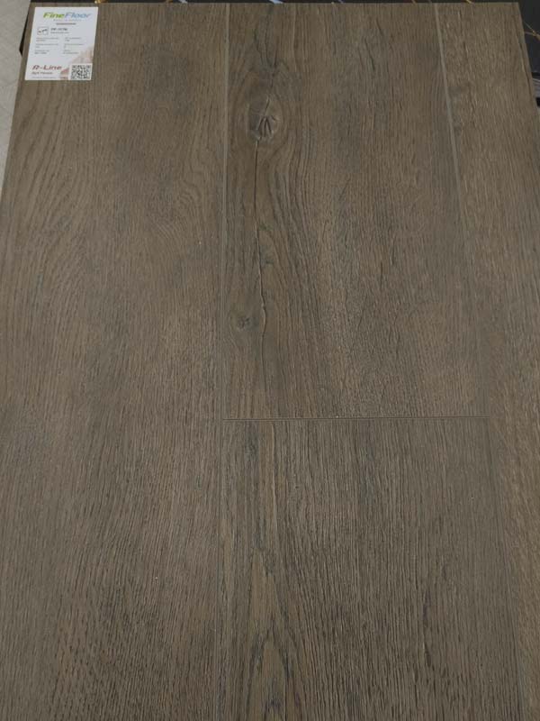 Кварц-винил FineFloor R-Line Дуб Нуора FF 1176 крупным планом