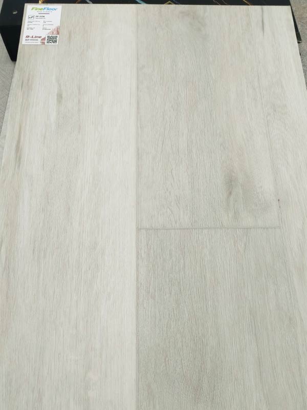 Кварц-винил FineFloor R-Line Дуб Олекма FF 1174 крупным планом