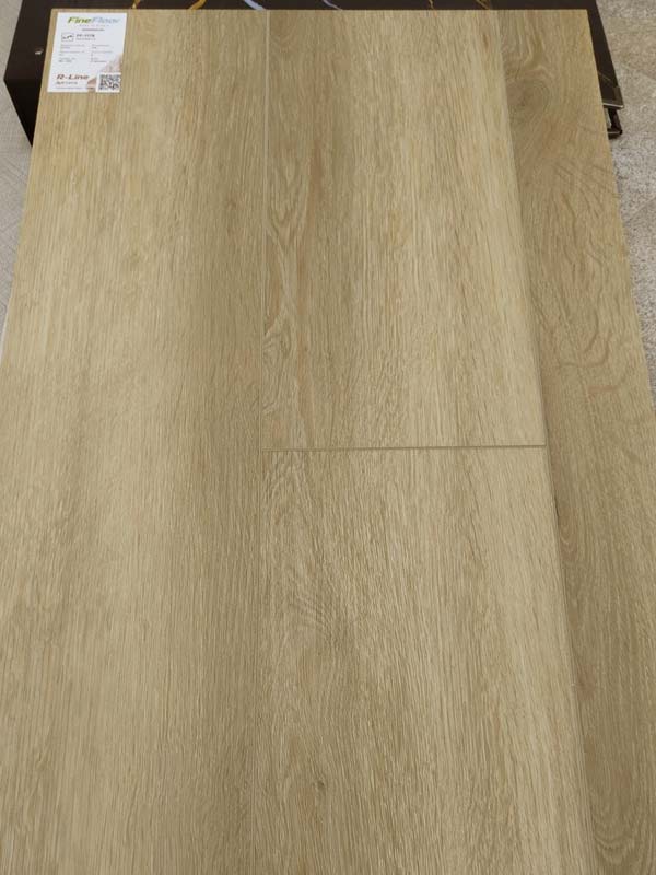 Кварц-винил FineFloor R-Line Дуб Ситте FF 1179 крупным планом